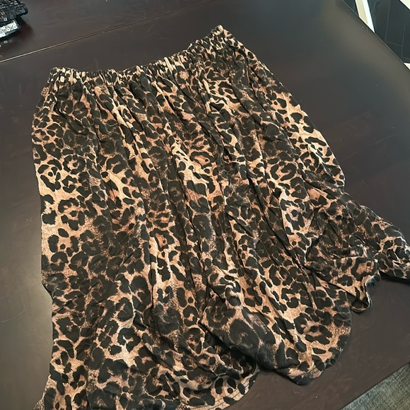 X034 Boohoo Leopard Print Midi Skirt - Picture 2 of 3